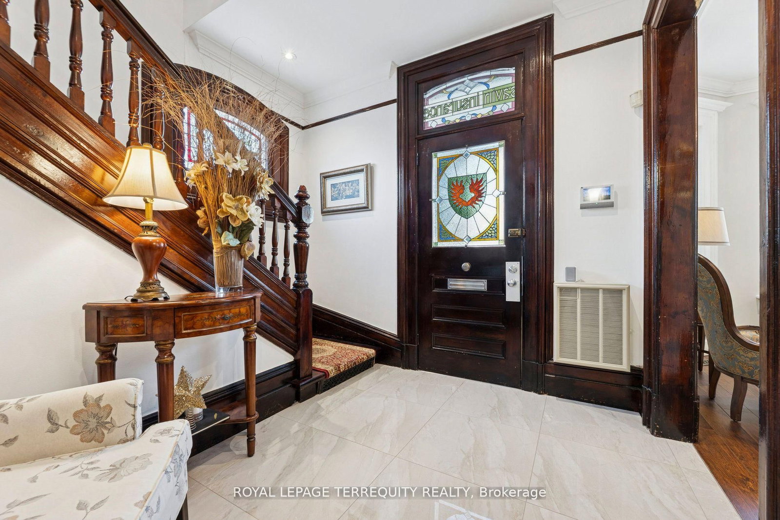 567 Kingston Road W - Photo 7