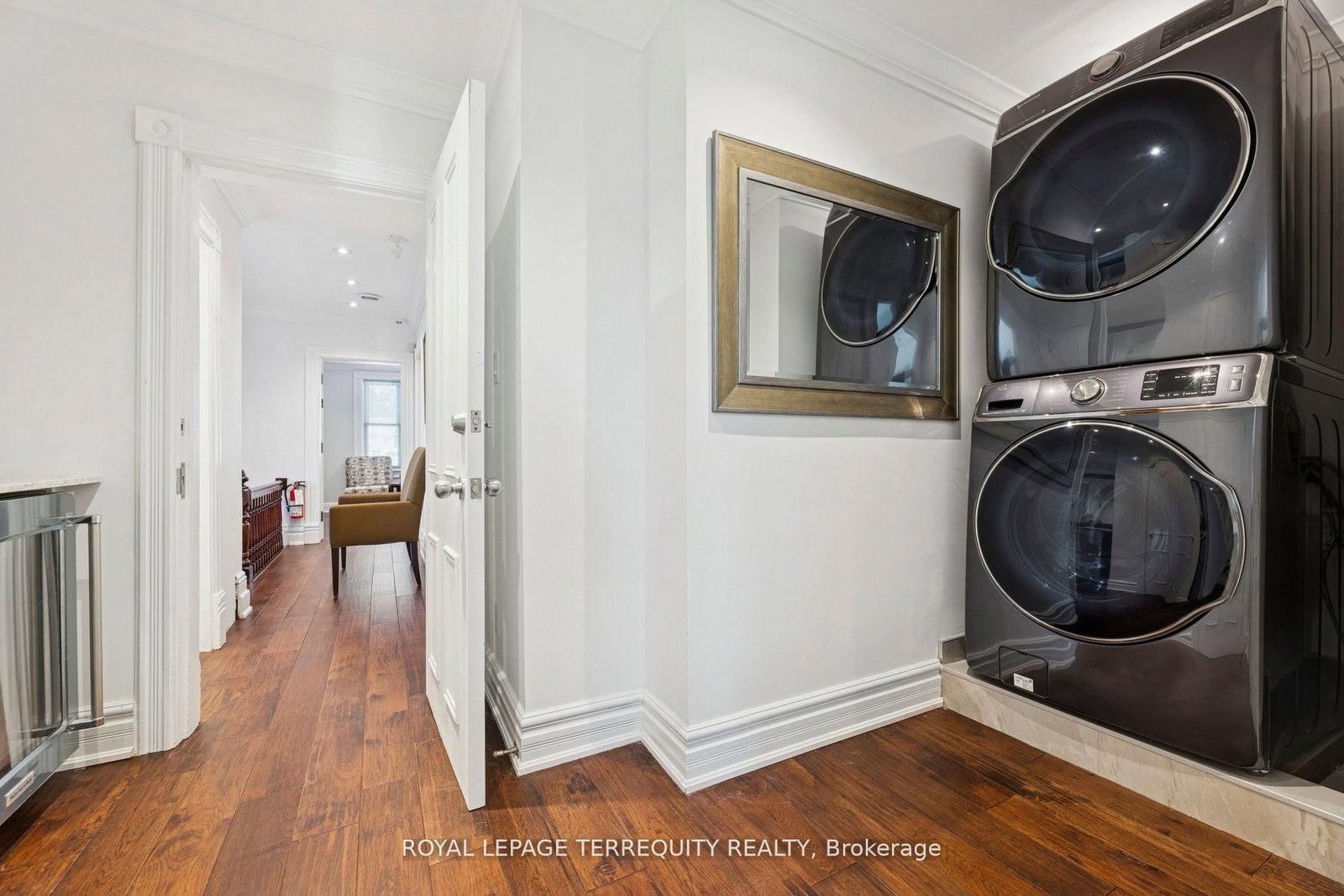 567 Kingston Road W - Photo 28