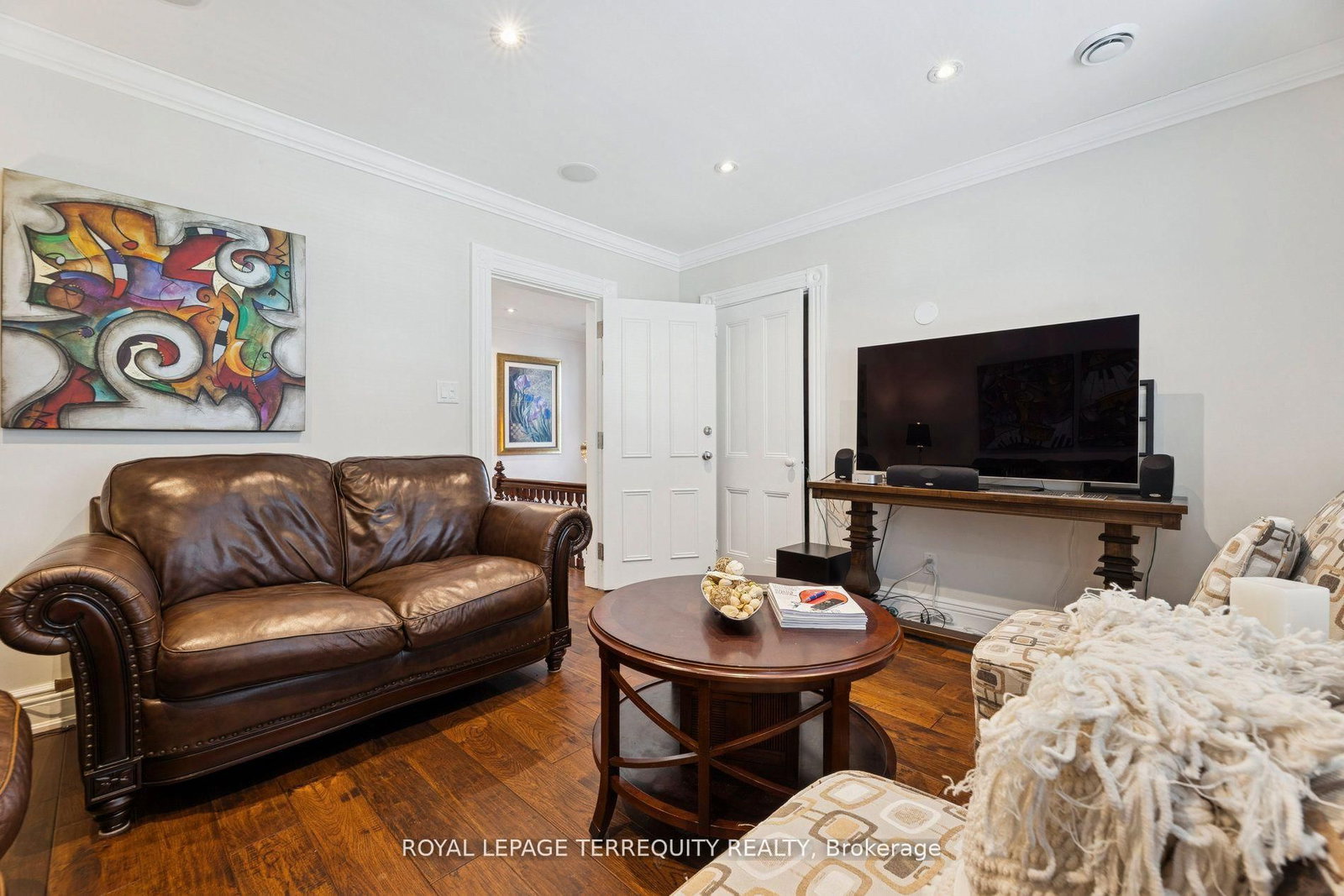 567 Kingston Road W - Photo 32