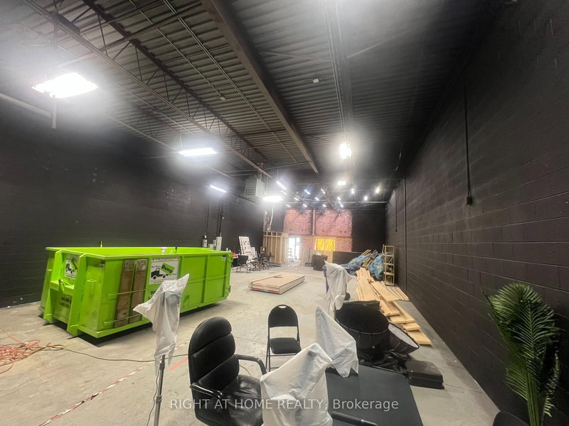 127 - 1895 Clements Rd, Pickering, L1W 3V5 | Image 2