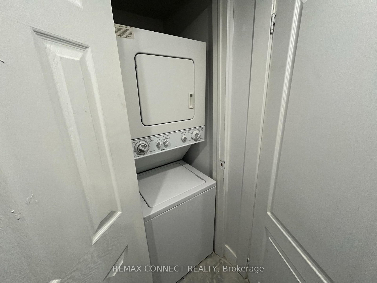 1394 Largo Crescent, Unit Lower - Photo 7