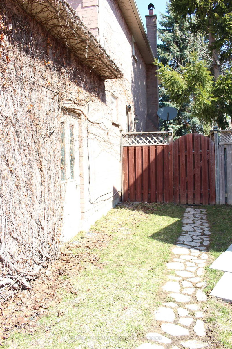 1510 Terracotta (Bsmt) Crt, Pickering, L1X 2M8 | Image 2