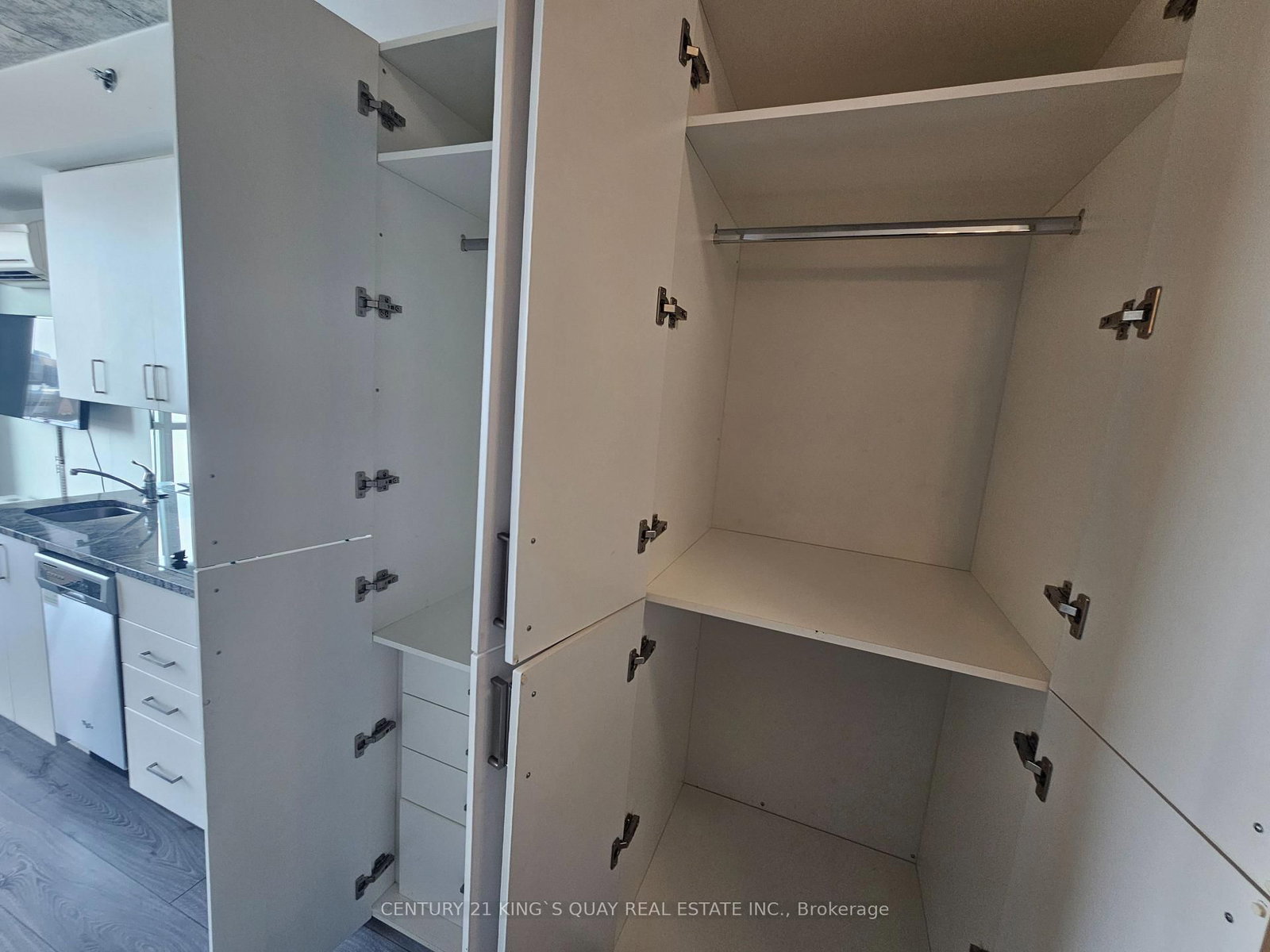 1900 Simcoe Street N, Unit 523 - Photo 17