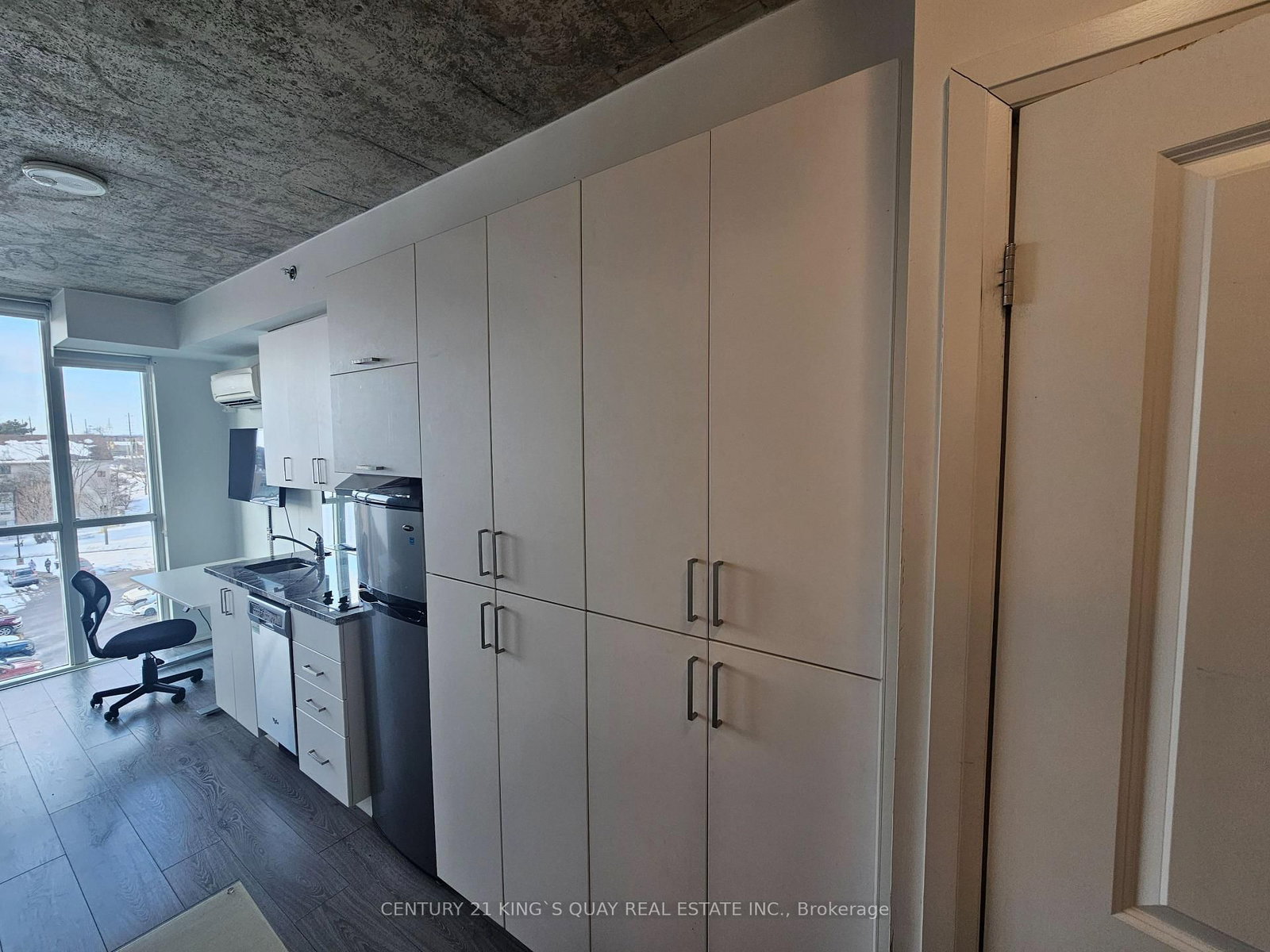 1900 Simcoe Street N, Unit 523 - Photo 18