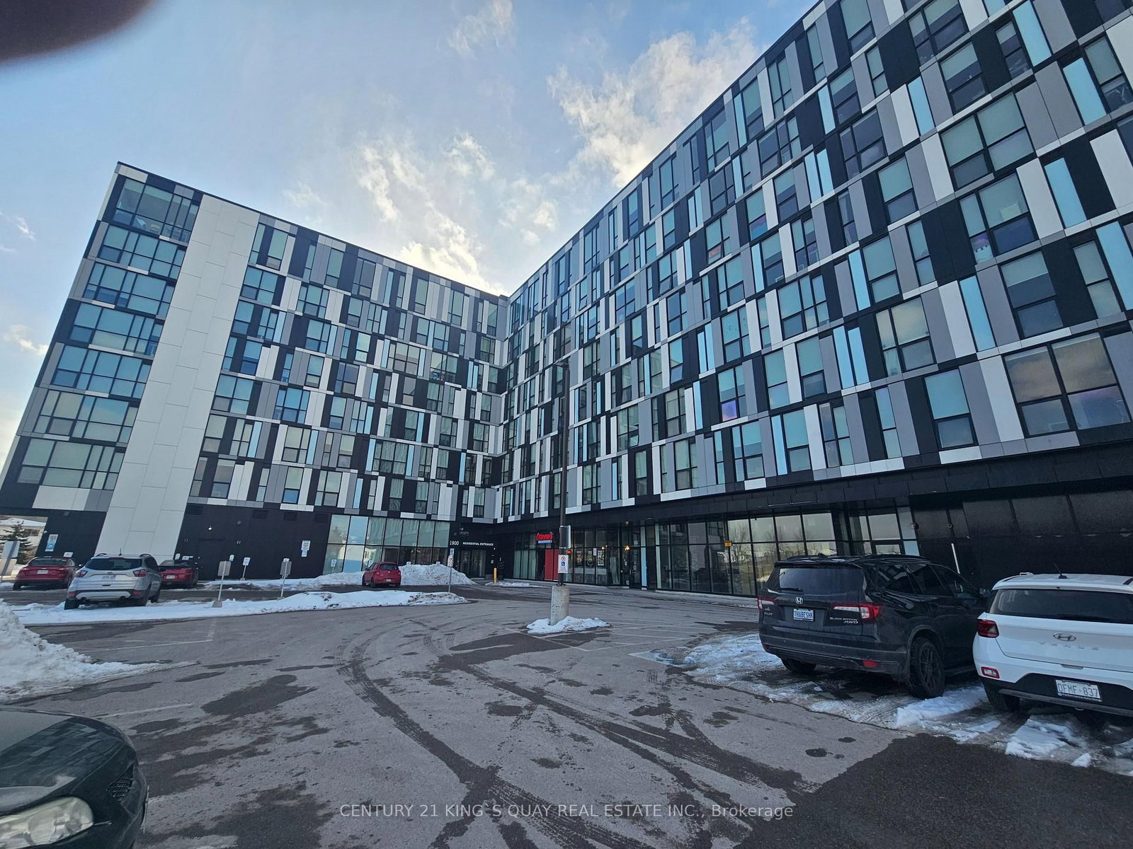 1900 Simcoe Street N, Unit 523 - Photo 32