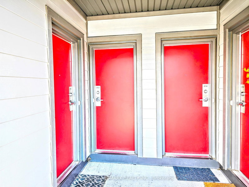 812 - 2635 William Jackson Dr, Pickering, L1X 0L4 | Image 3