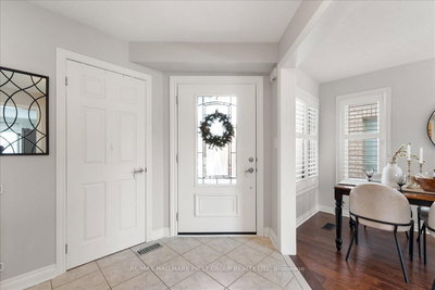 429 Summerpark Crescent, Pickering, Ontario image-0-4