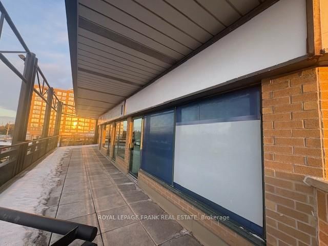 201 - 701 Rossland Rd E, Whitby, L1N 8Y9 | Image 2