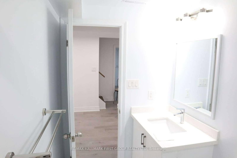 Lower - 1627 Baggins St, Pickering, L1W 1H2 | Image 2