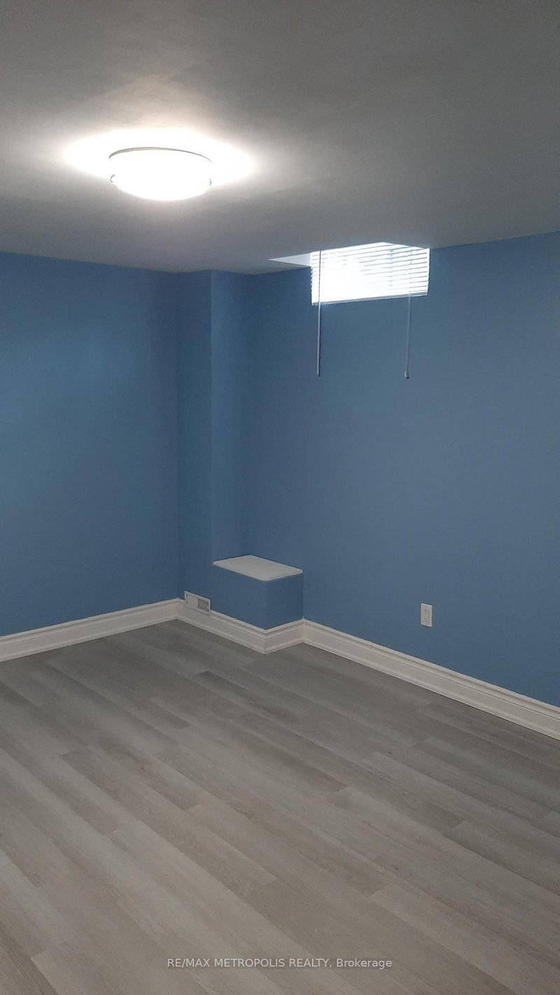 BSMT - 235 Hupfield Tr, Toronto, M1B 4L9 | Image 3