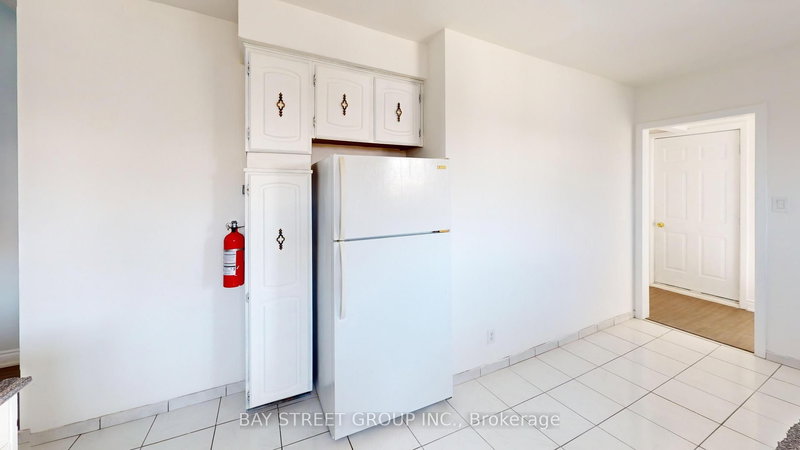 42 Iangrove Terr, Toronto, M1W 2H2 | Image 3
