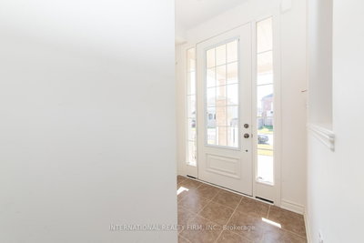 180 Mcbride Avenue, Clarington, Ontario image-0-4