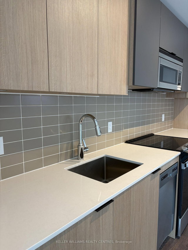 1001 - 1350 Ellesmere Road