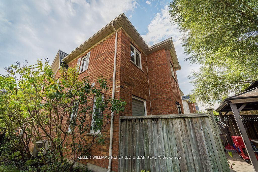 Townhouse for sale at 68-16 Sprucedale Way, Whitby, Ontario, L1N 9T8 - Pringle Creek - MLS: E12818854