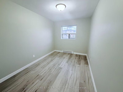 111-330 Gibb Street, Oshawa, Ontario image-0-4