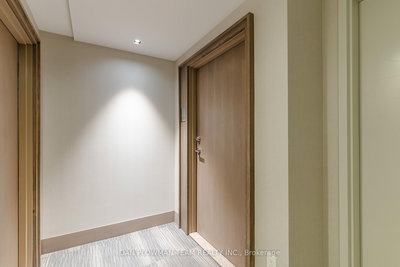 1005-1255 Bayly Street, Pickering, Ontario image-0-2