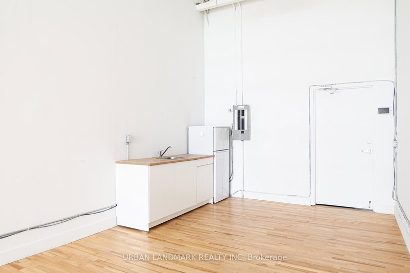 2O2B - 276 Carlaw Ave, Toronto, M4M 3L1 | Image 2
