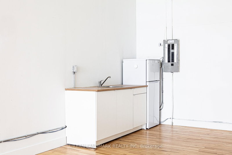 2O2B - 276 Carlaw Ave, Toronto, M4M 3L1 | Image 3