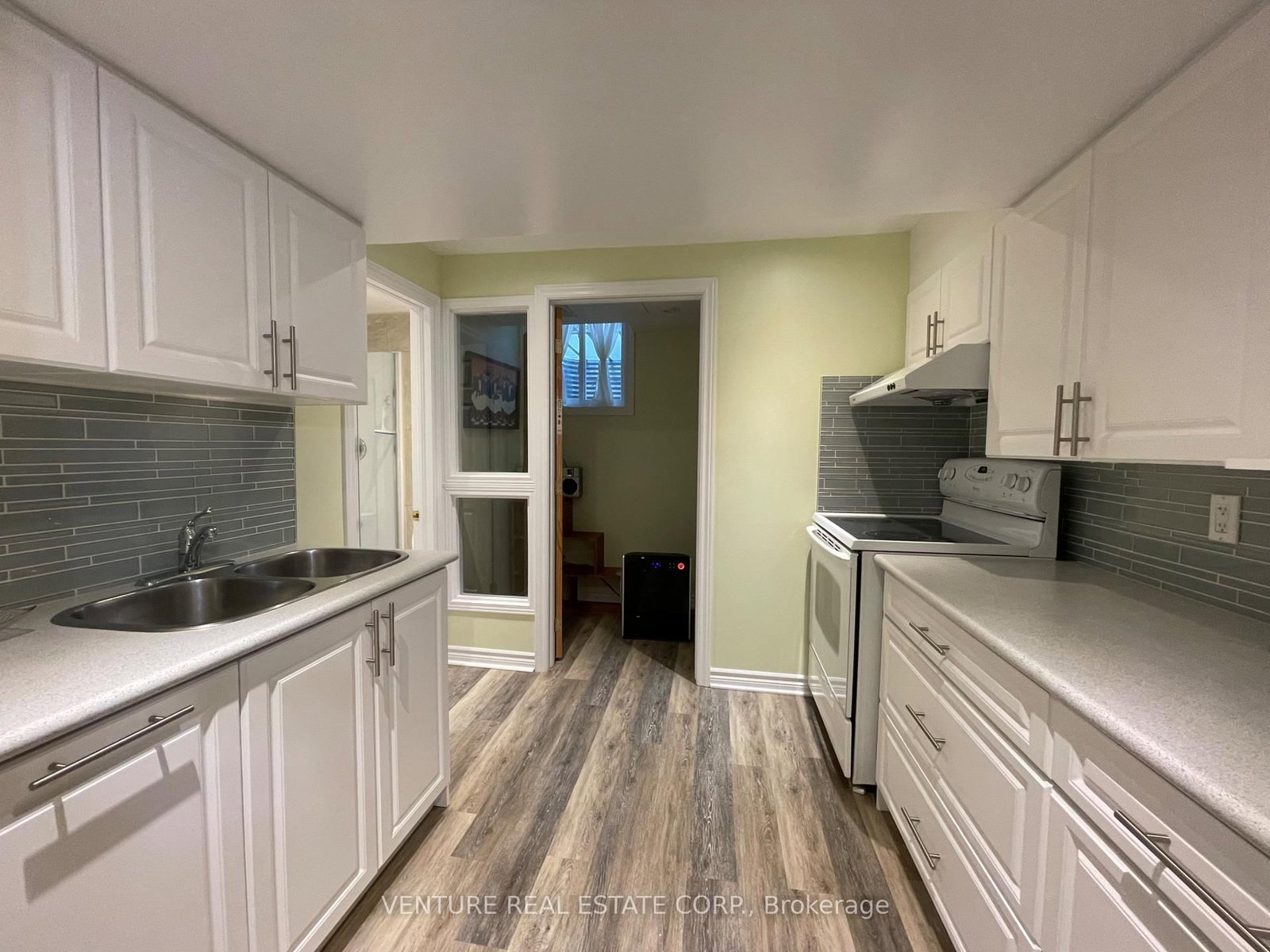 1870 Shadybrook Drive, Unit Bsmt - Photo 8