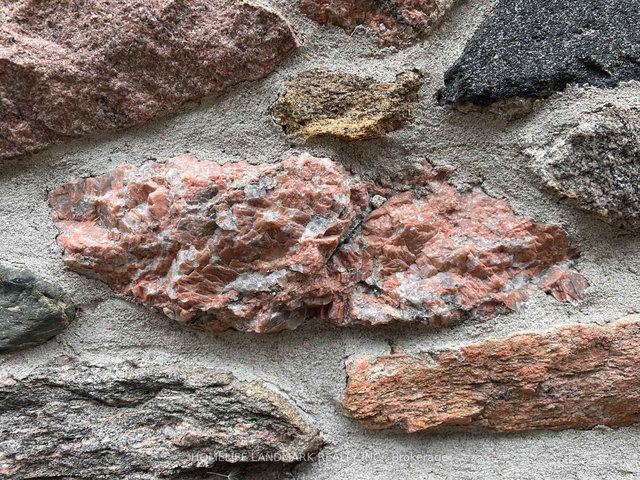 2319 Wildwood Crescent