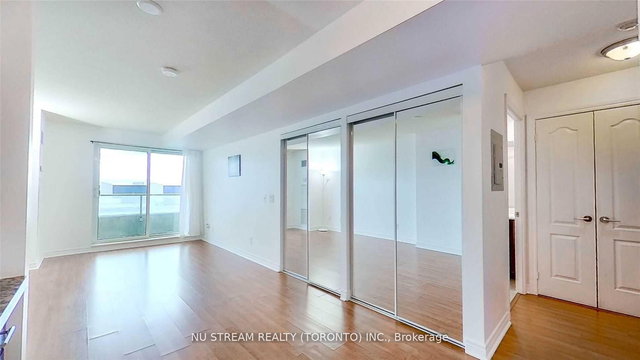 518 - 70 Town Centre Court