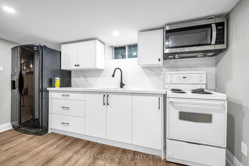 Bsmt - 48 Billingsgate Cres, Ajax, L1S 2R8 | Image 2