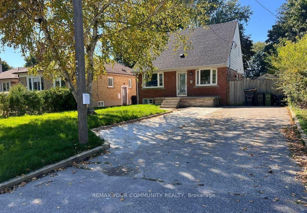 Detached House for lease at 16 Robertsfield Crescent, Toronto, Ontario, M1R 2X2 - Wexford-Maryvale - MLS: E12824474