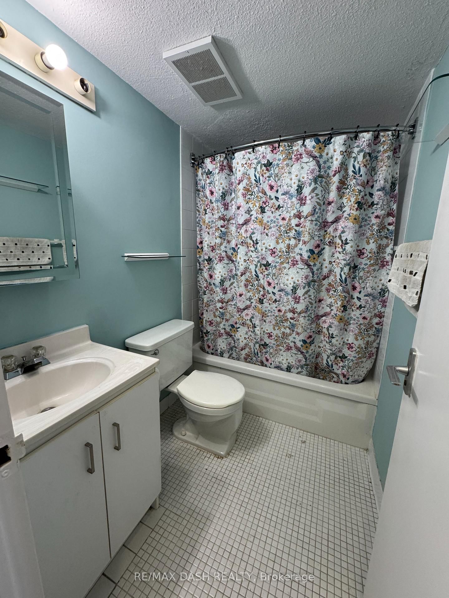 Condo for lease at 2218-1 Massey Square, Toronto, Ontario, M4C 5L4 - Crescent Town - MLS: E12824774