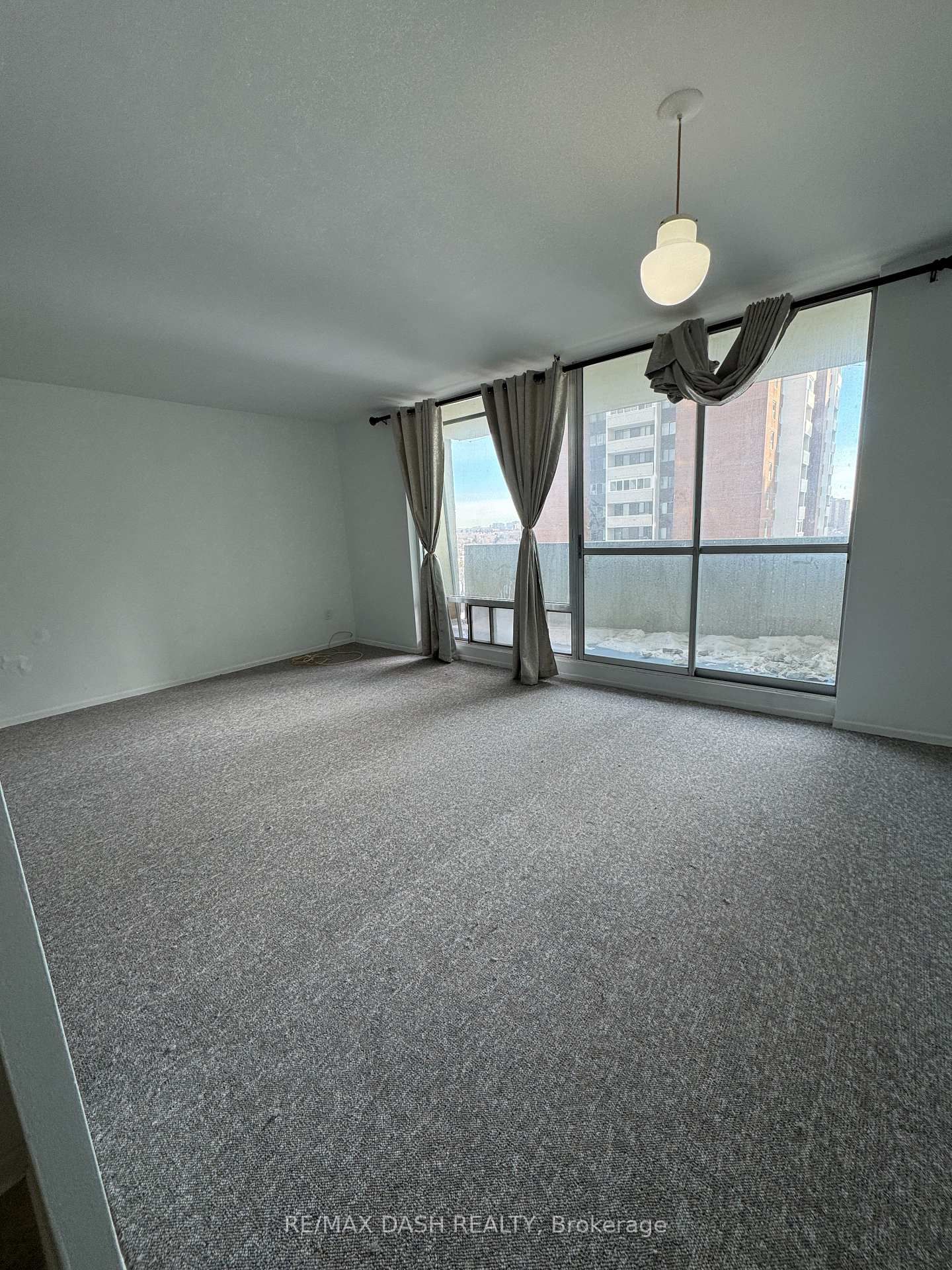 Condo for lease at 2218-1 Massey Square, Toronto, Ontario, M4C 5L4 - Crescent Town - MLS: E12824774