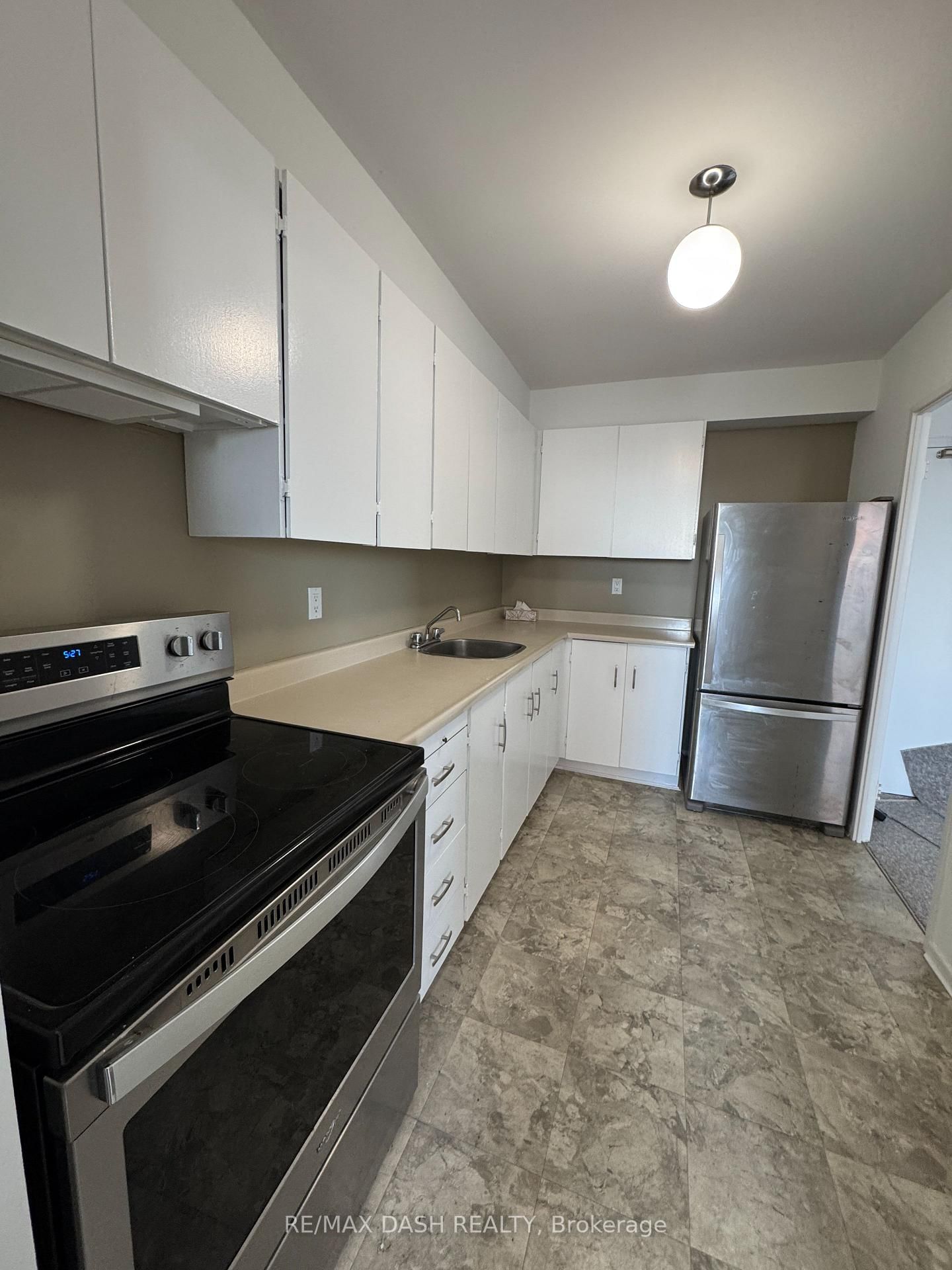 Condo for lease at 2218-1 Massey Square, Toronto, Ontario, M4C 5L4 - Crescent Town - MLS: E12824774