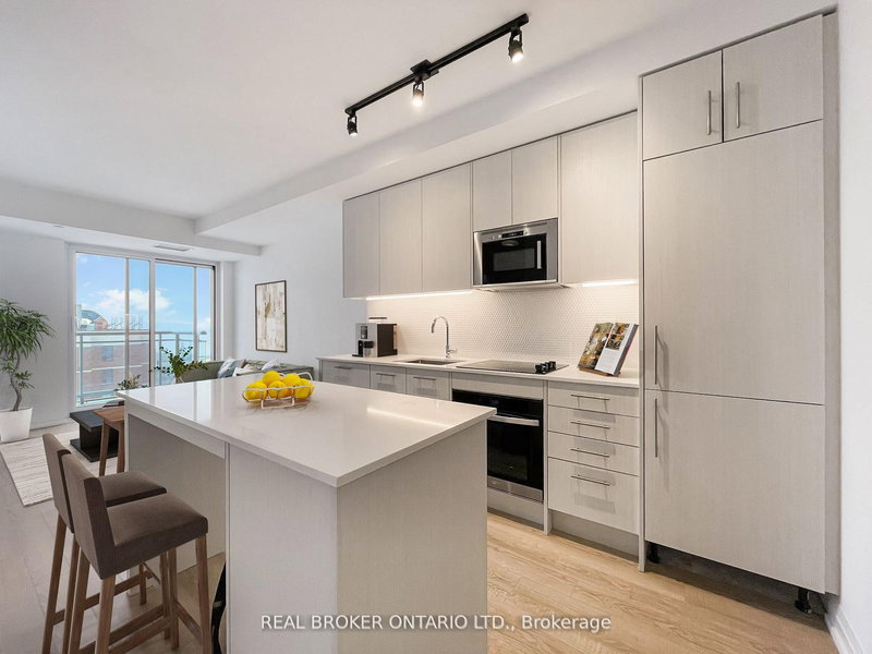 home for lease on 2705-286 Main Street