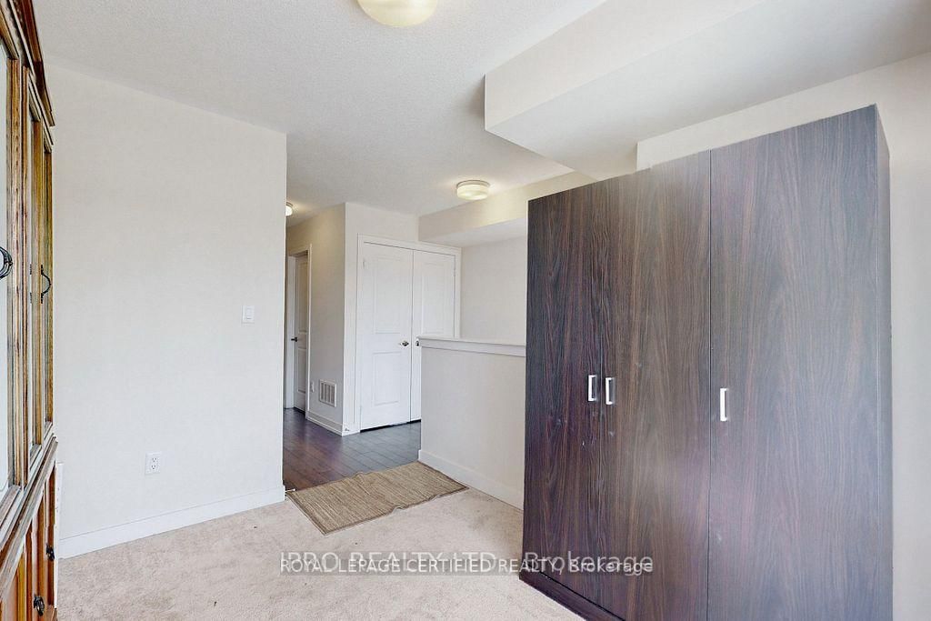 Townhouse for sale at 2614 Castlegate Crossing, Pickering, Ontario, L1X 0H9 - Duffin Heights - MLS: E12825262