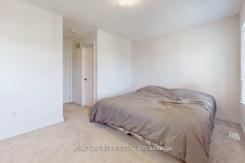 Townhouse for sale at 2614 Castlegate Crossing, Pickering, Ontario, L1X 0H9 - Duffin Heights - MLS: E12825262