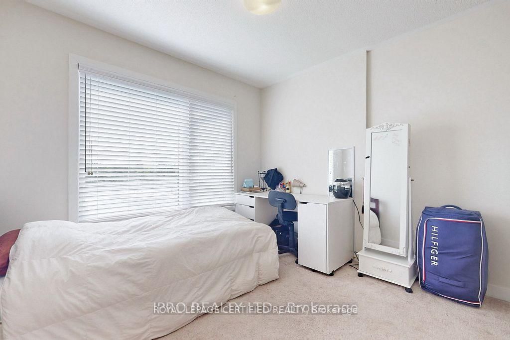 Townhouse for sale at 2614 Castlegate Crossing, Pickering, Ontario, L1X 0H9 - Duffin Heights - MLS: E12825262