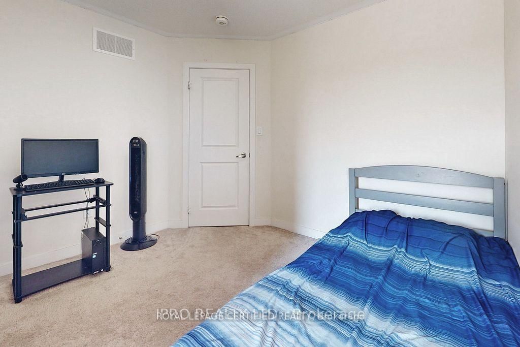 Townhouse for sale at 2614 Castlegate Crossing, Pickering, Ontario, L1X 0H9 - Duffin Heights - MLS: E12825262