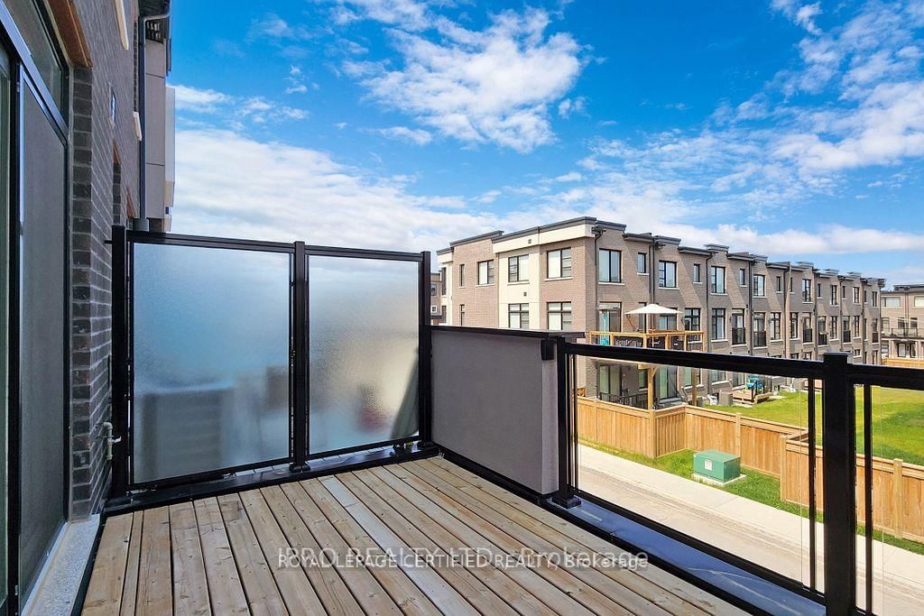 Townhouse for sale at 2614 Castlegate Crossing, Pickering, Ontario, L1X 0H9 - Duffin Heights - MLS: E12825262