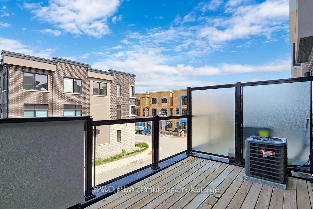 Townhouse for sale at 2614 Castlegate Crossing, Pickering, Ontario, L1X 0H9 - Duffin Heights - MLS: E12825262