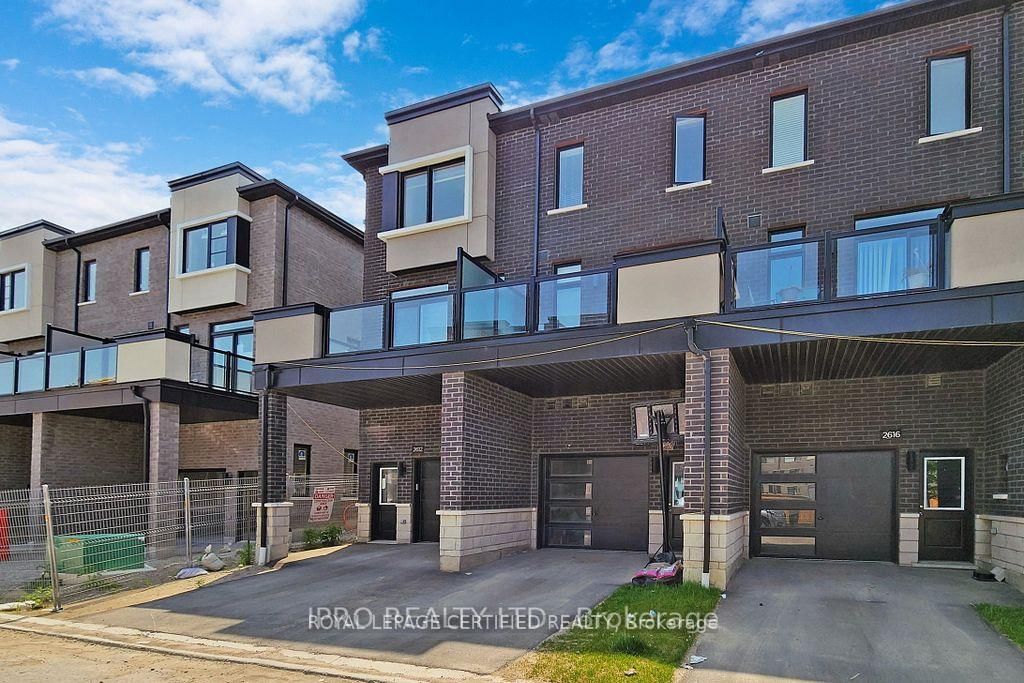 Townhouse for sale at 2614 Castlegate Crossing, Pickering, Ontario, L1X 0H9 - Duffin Heights - MLS: E12825262