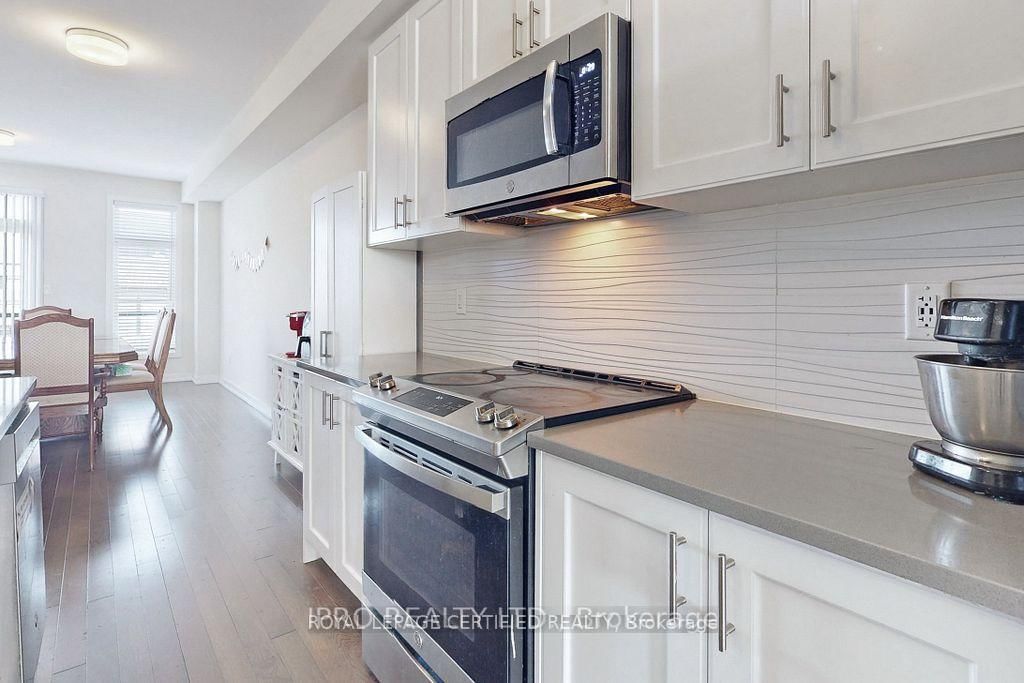 Townhouse for sale at 2614 Castlegate Crossing, Pickering, Ontario, L1X 0H9 - Duffin Heights - MLS: E12825262