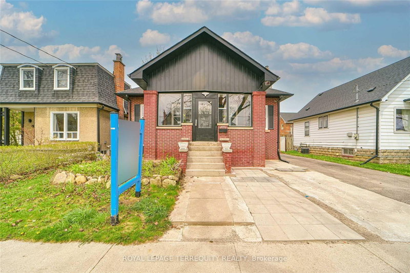 Main Floor - 290 Gliddon Ave, Oshawa, L1H 1Z3 | Image 2