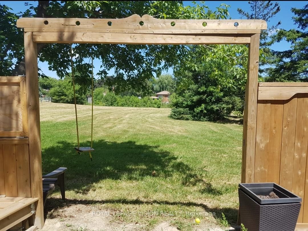 Detached House for sale at 52 Ellendale Drive, Toronto, Ontario, M1P 1N5 - Dorset Park - MLS: E12828738