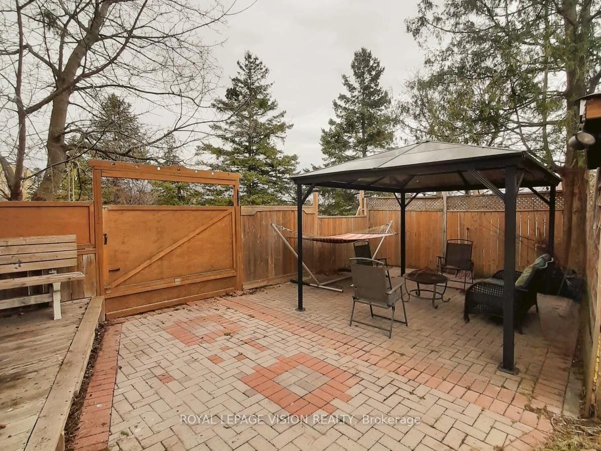 Detached House for sale at 52 Ellendale Drive, Toronto, Ontario, M1P 1N5 - Dorset Park - MLS: E12828738