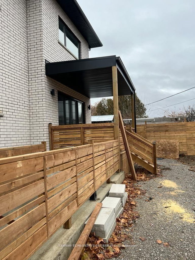 Bsmt - 33 Twin Pauls Crescent