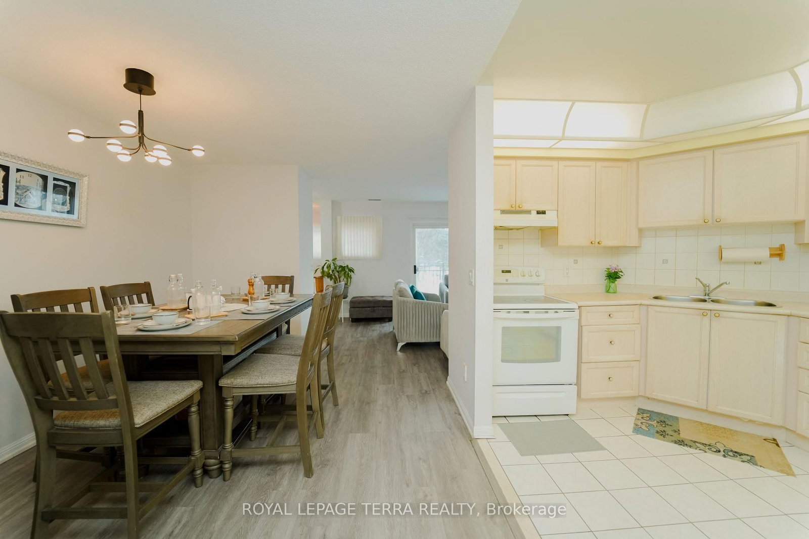 Townhouse for sale at 702-1400 The Esplanade, Pickering, Ontario, L1V 6V2 - Town Centre - MLS: E12829490