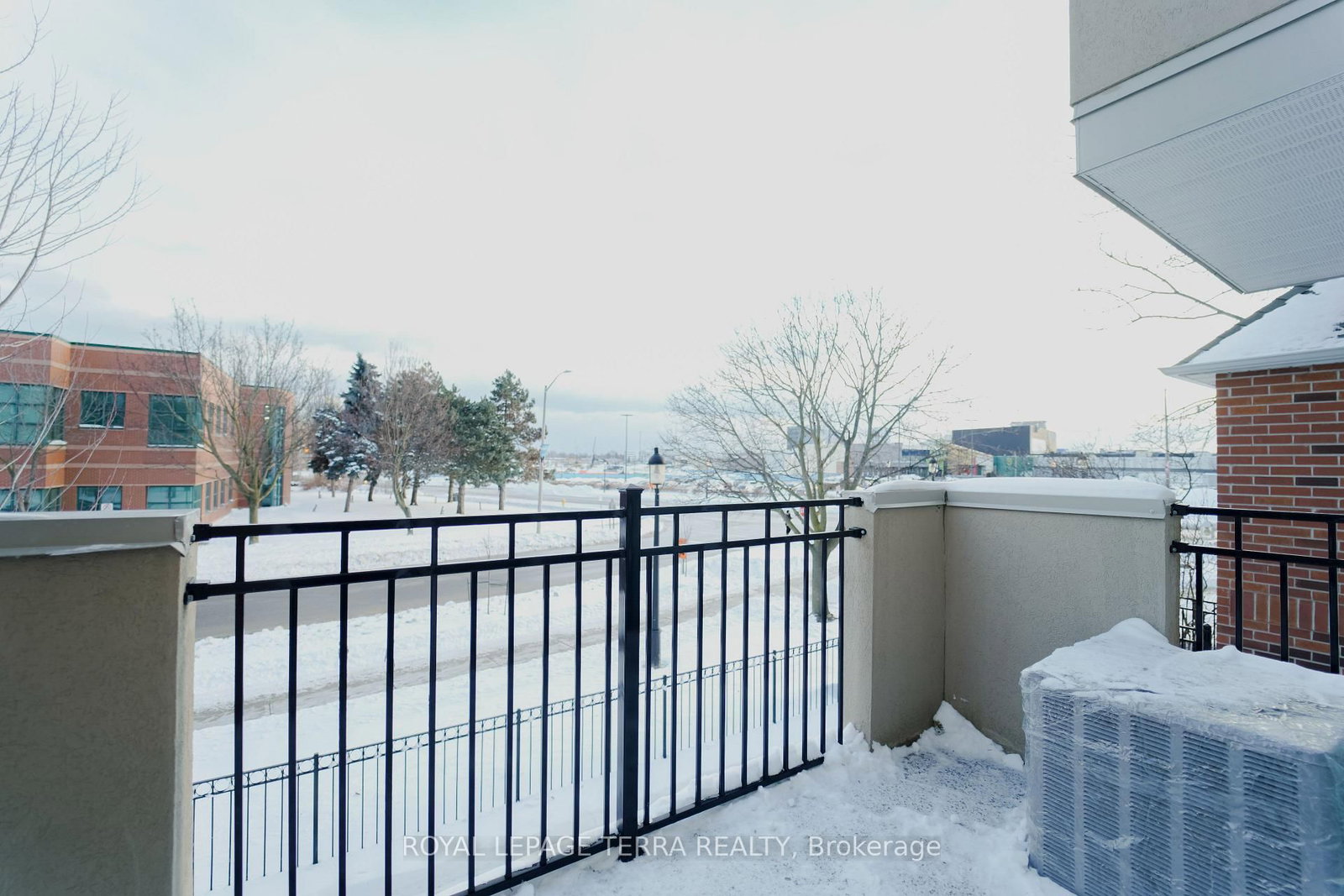 Townhouse for sale at 702-1400 The Esplanade, Pickering, Ontario, L1V 6V2 - Town Centre - MLS: E12829490