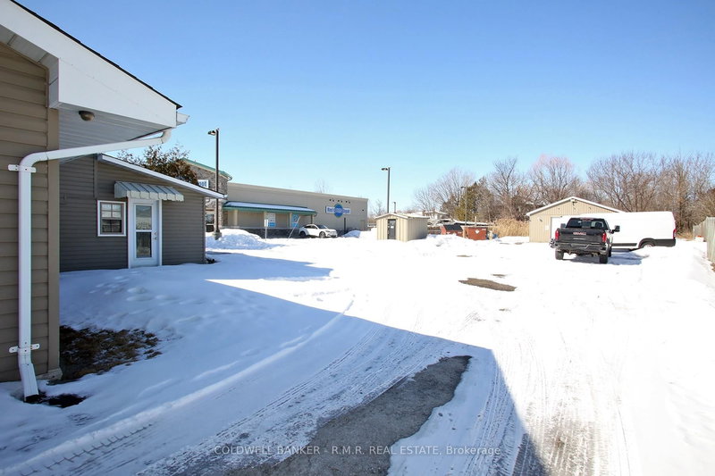 990 Taunton Rd E, Oshawa, L1R 3L8 | Image 3