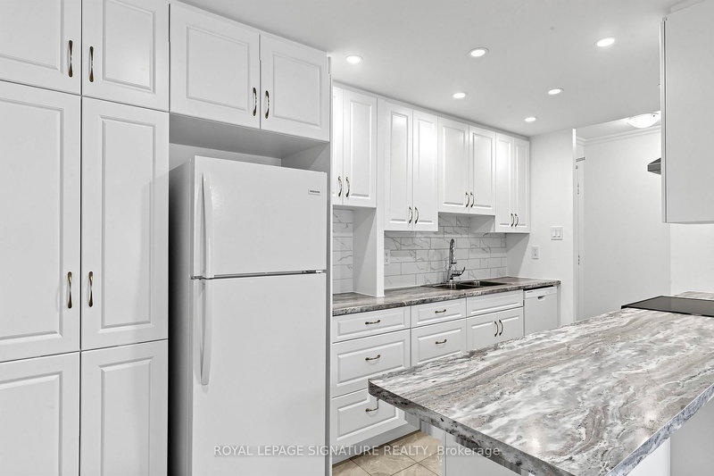 109 - 1535 Diefenbaker Crt, Pickering, L1V 3W2 | Image 3