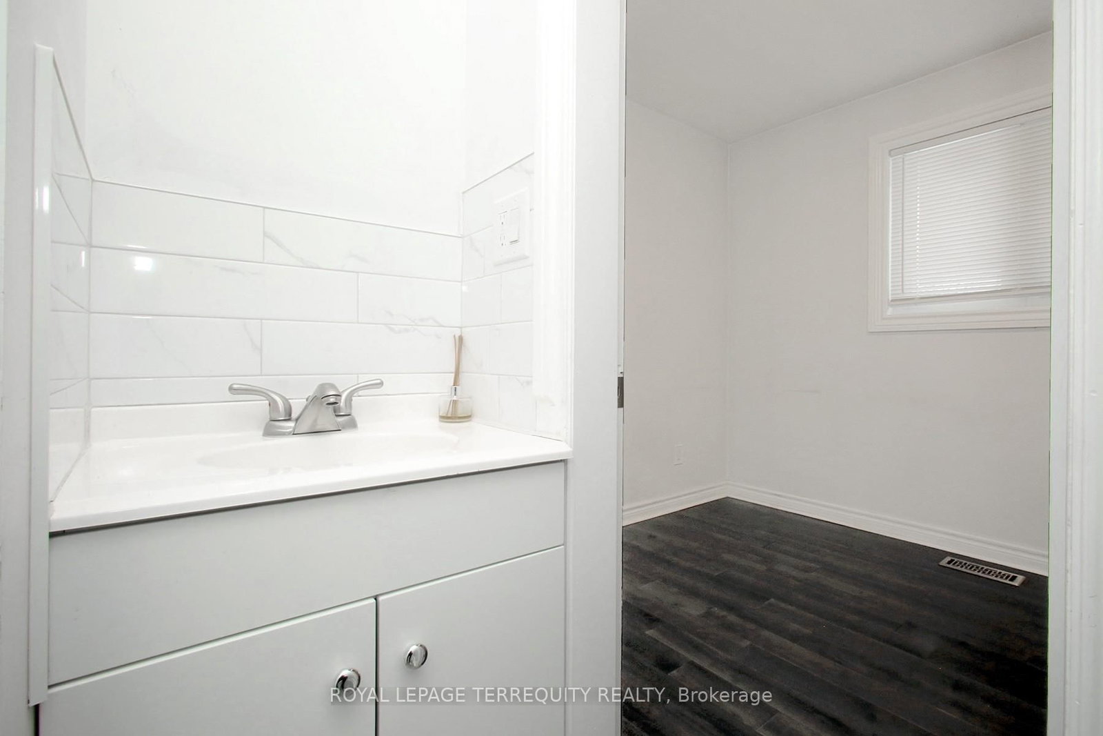 Detached House for lease at 1 Barnes Crescent, Toronto, Ontario, M1G 1Z8 - Woburn - MLS: E12830924