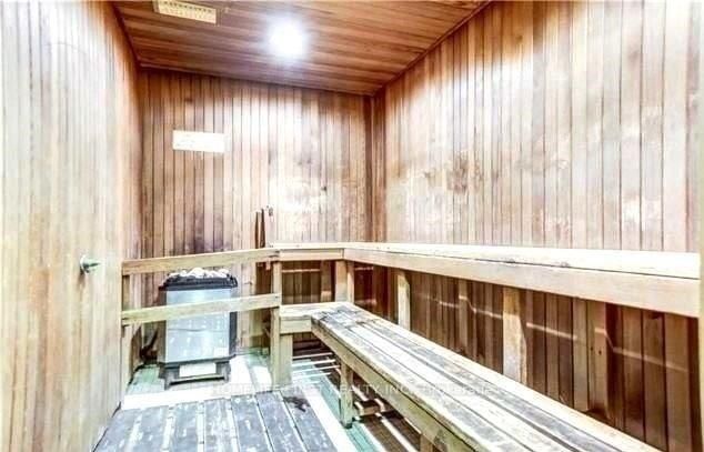 302 - 8 Lee Centre Drive