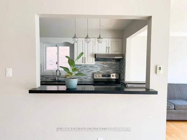 31 Enchanted Hills Crescent